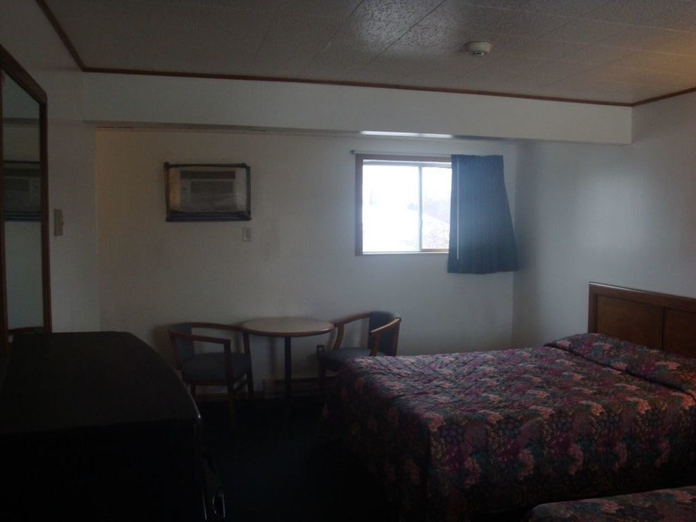 Curry'S Motel Saginaw Room photo