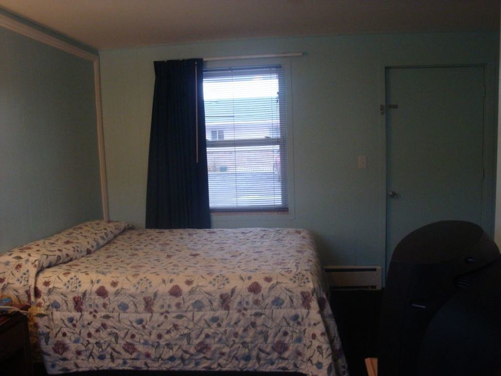 Curry'S Motel Saginaw Room photo