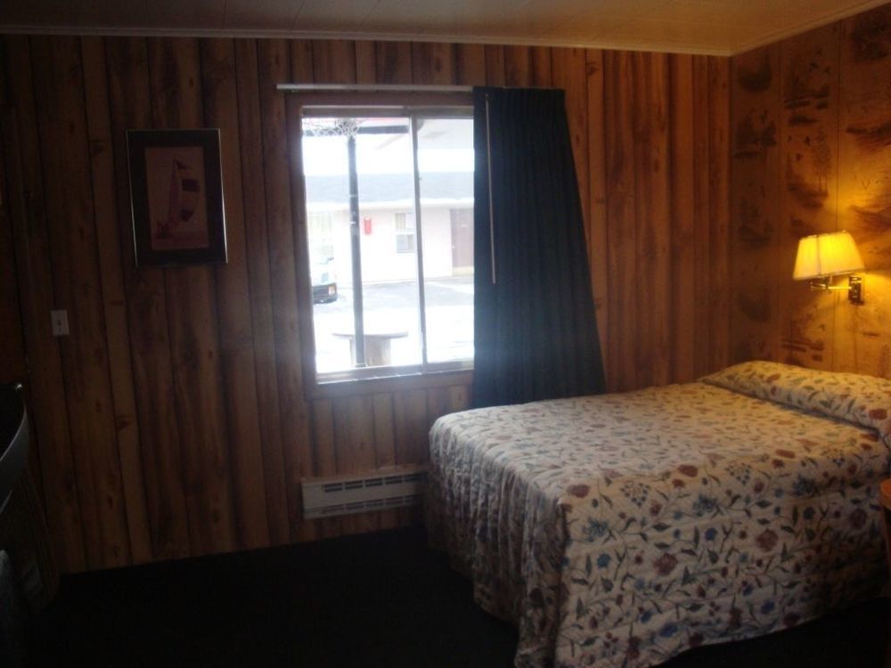 Curry'S Motel Saginaw Room photo