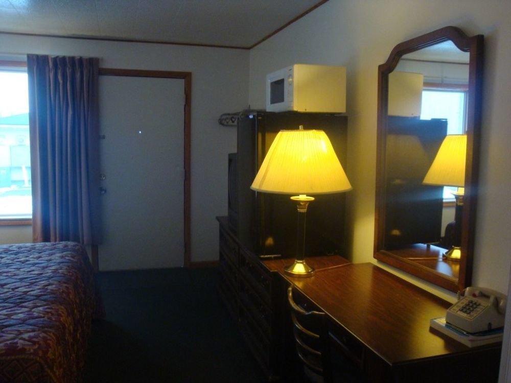 Curry'S Motel Saginaw Room photo