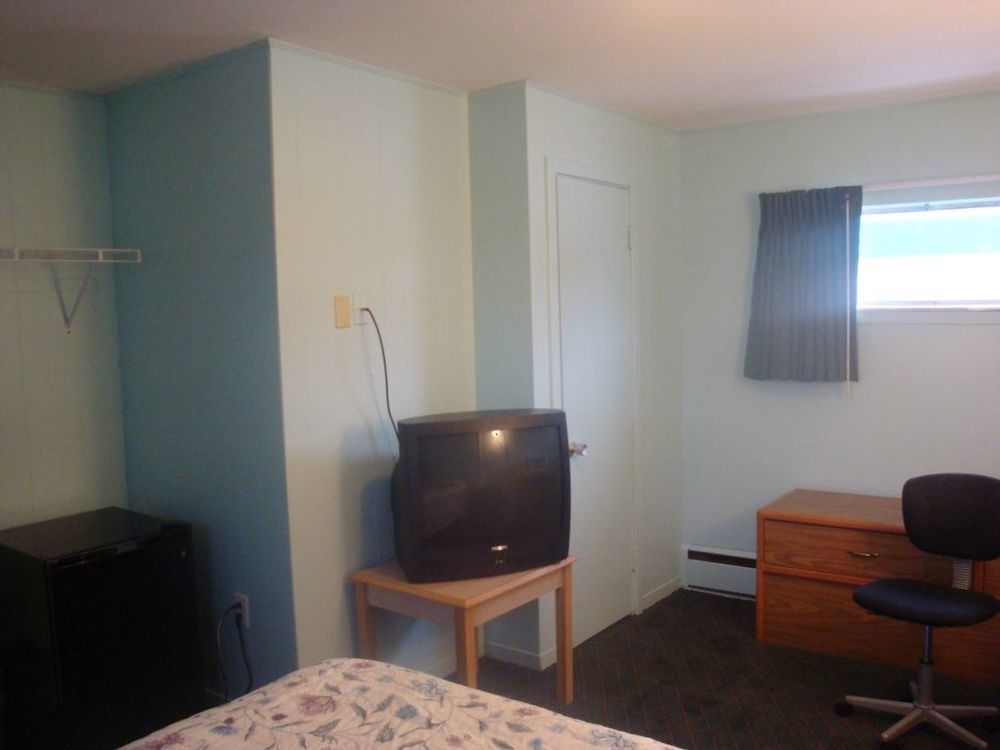 Curry'S Motel Saginaw Room photo